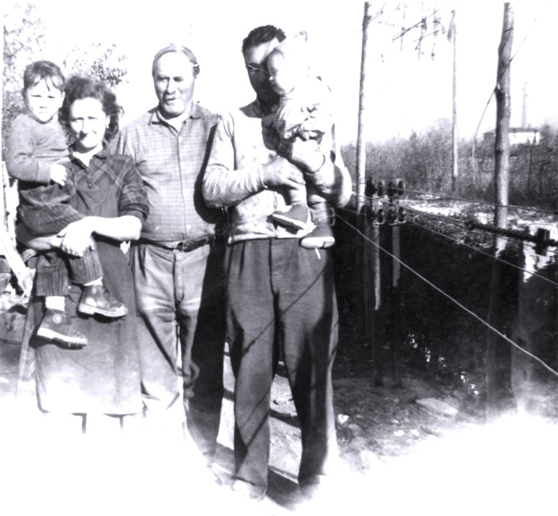 Famiglia con fili PL